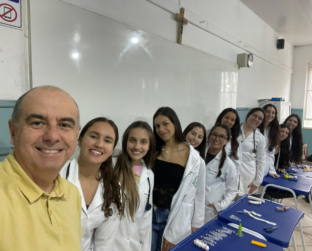 Liga de Cirurgia Pedi�trica desenvolve atividade educativa e l�dica com crian�as